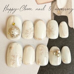 《オーダー》ネイルチップ スノードームのホワイトネイル 冬ネイル 結婚式 クリスマス