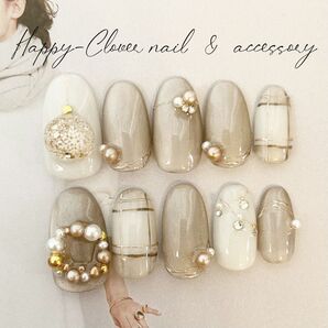 《オーダー》ネイルチップ ベージュマグネットのクリスマスネイル 冬ネイル 結婚式