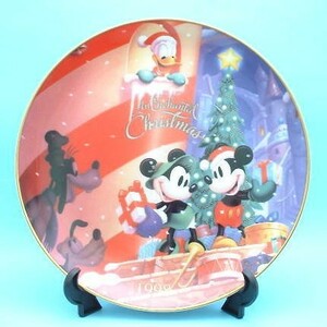  Disney FAB5 DS Christmas plate Disney store 1998 year Mickey minnie Pluto Donald Goofy 