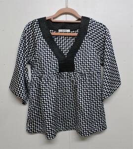 [15425] SPB / size M / stylish total pattern design / tops 