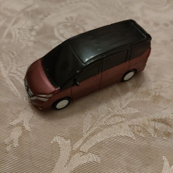 日産SERENA プルバックミニカー
