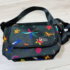 kiu キウ ウォーターポシェット ウエストポーチ