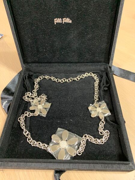 folli folliフォリフォリのネックレス シルバー フラワーモチーフ