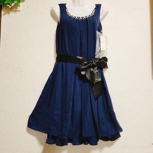 新品未使用タグ付き『アクシーズファム』バック薔薇 スリットドレス 定価8900円 カラードレス ワンピース