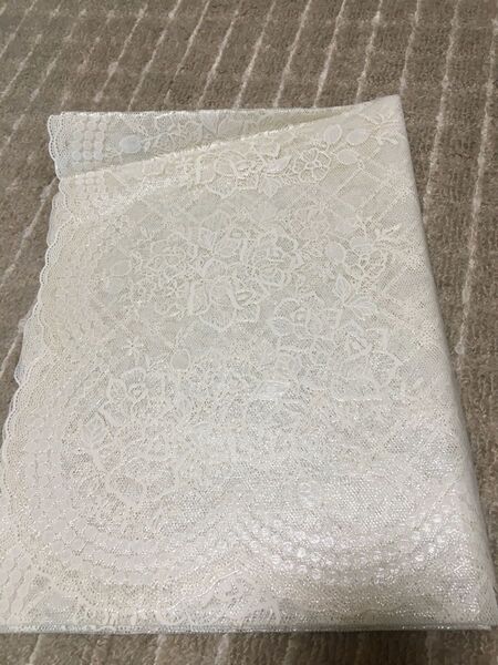 刺繍柄ビニールクロス難あり