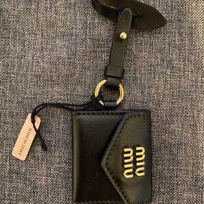 ミュウミュウ レザー バッグチャーム