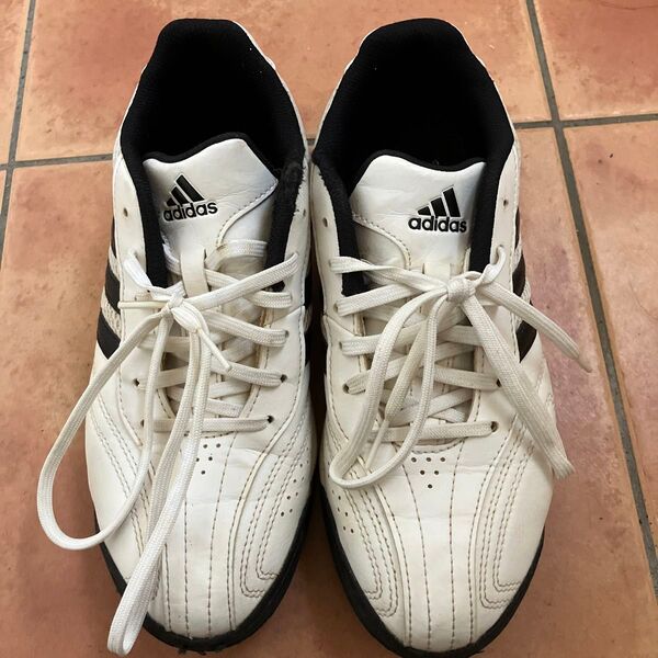adidas 24.5 スポーツシューズ 運動シューズ