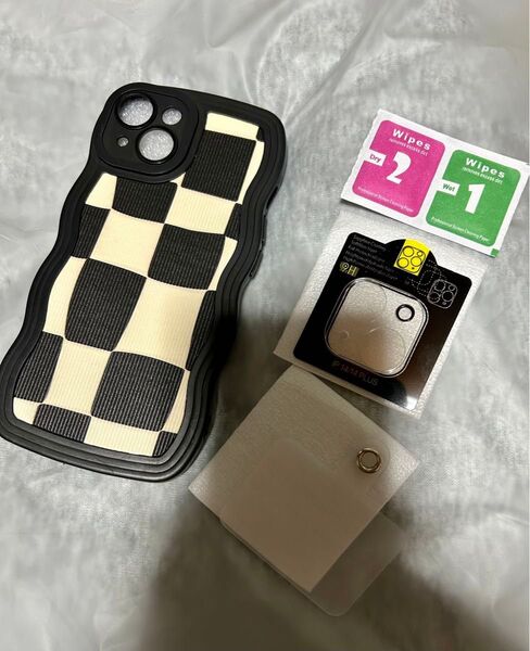 iPhone14 スマホケース(新品カメラカバー、新品ストラップシート付)クーポン使用で更にお安く!