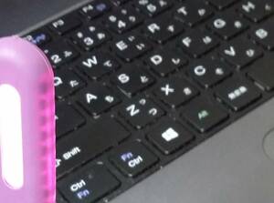 ピンクパープル クネクネ曲がる USB LED ライト かわいいライト　　送料無料