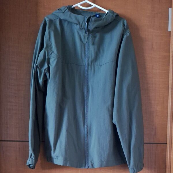 140 ナイロンパーカ UNIQLO 緑 長袖