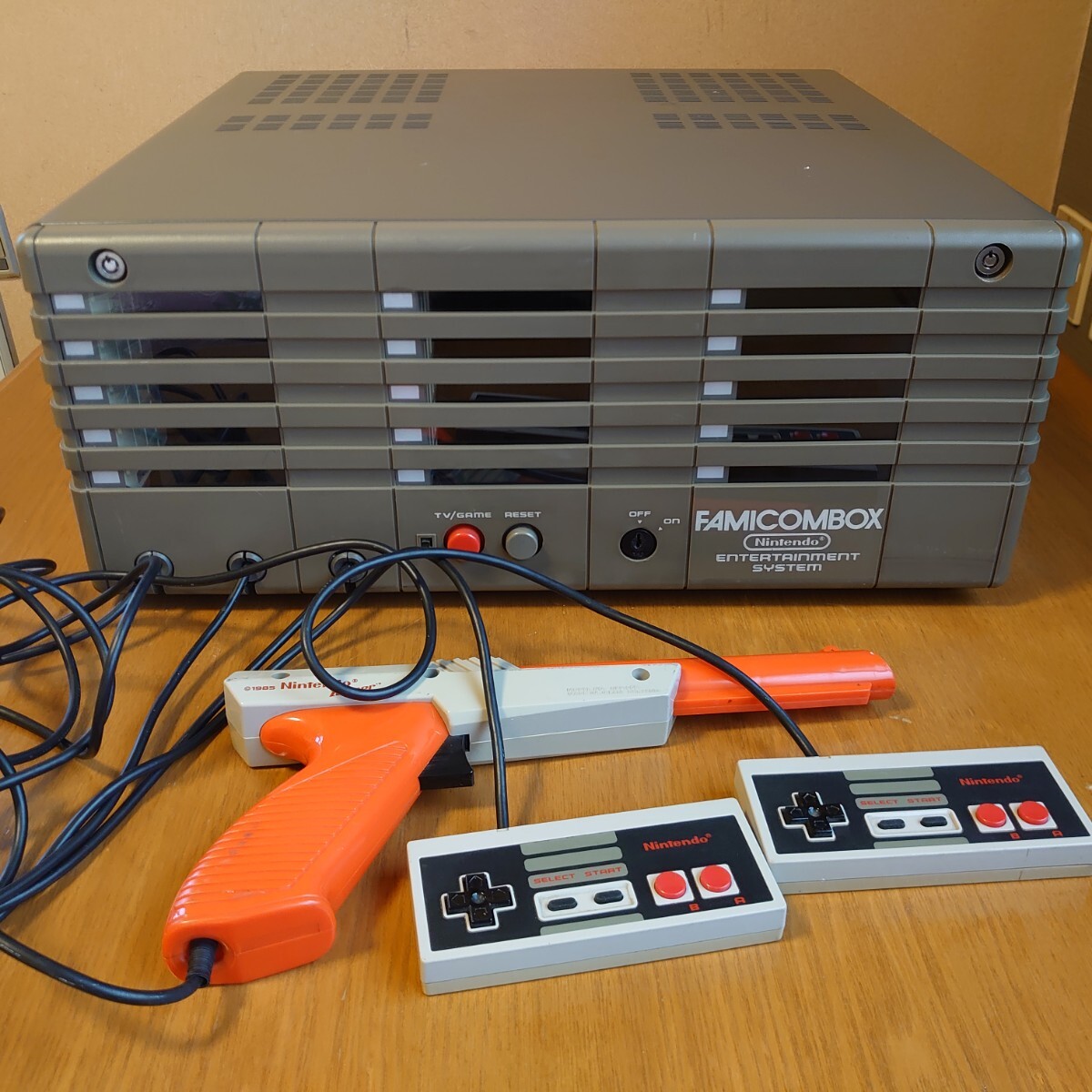 Yahoo!オークション -「ファミコンボックス」(本体) (本体 Yahoo!オークション -「ファミコンボックス」(本体) (本体