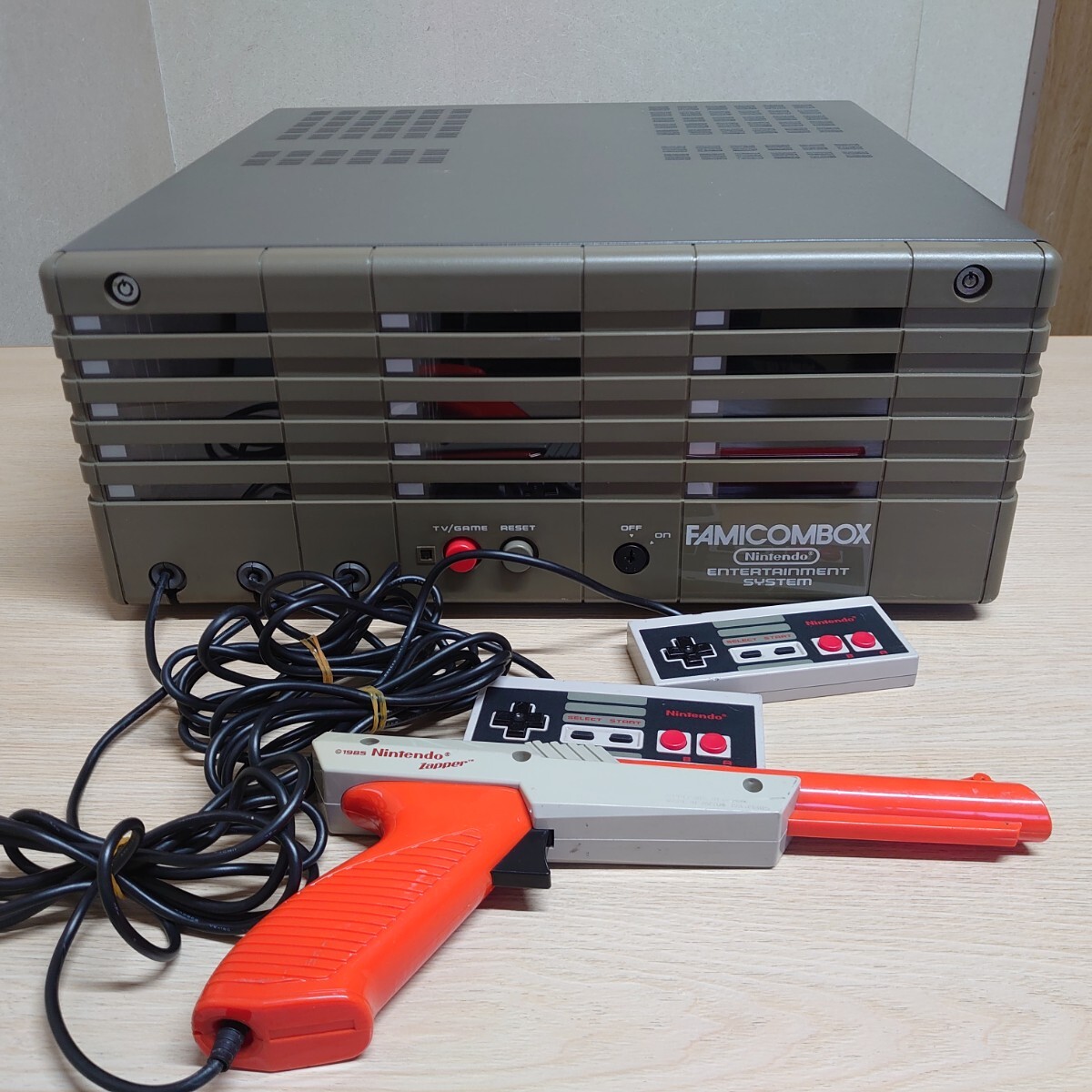 Yahoo!オークション -「ファミコンボックス」(本体) (本体 Yahoo!オークション -「ファミコンボックス」(本体) (本体