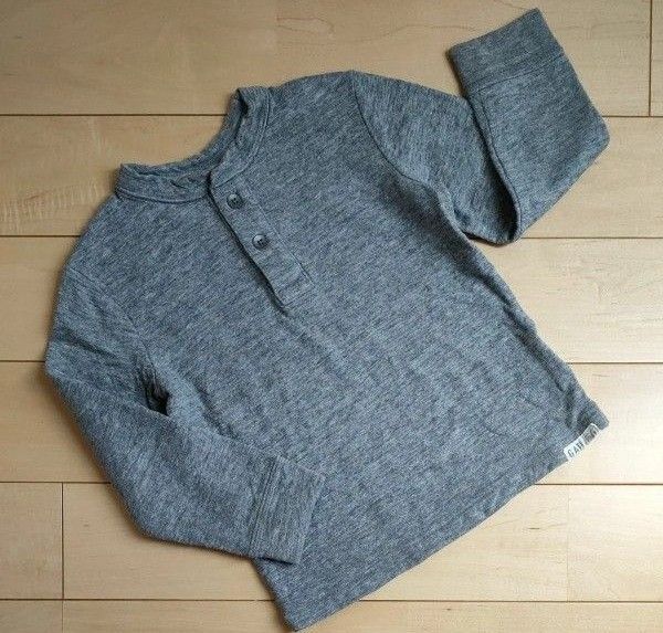 ベビーギャップ サイズ100 長袖Tシャツ グレー ボタン付き カットソー ロンT
