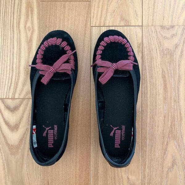 PUMAフラットシューズ