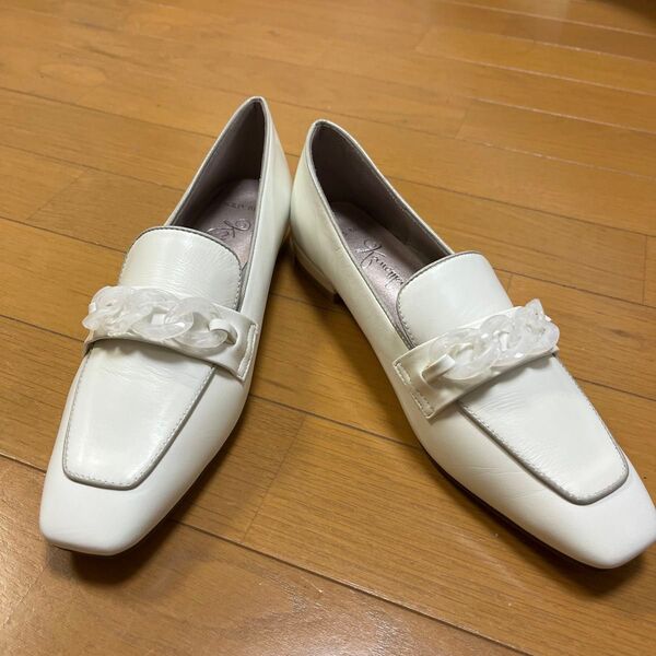 未使用品 銀座かねまつ ローファー チェーン付き ホワイト