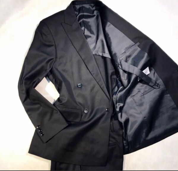 新品☆未使用【サイズA4 S★真っ黒 礼服】4Bダブルスーツ メンズスーツ 背抜き 冠婚葬祭 喪服 アジャスター ブラックスーツ