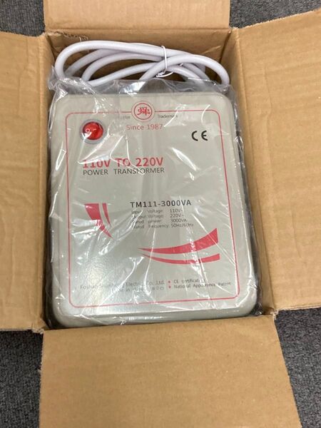 電圧変換器 3000w 220v 昇圧 静音 110vから220v 変圧器アップトランス 海外用変換プラグ