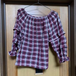 チェックブラウス