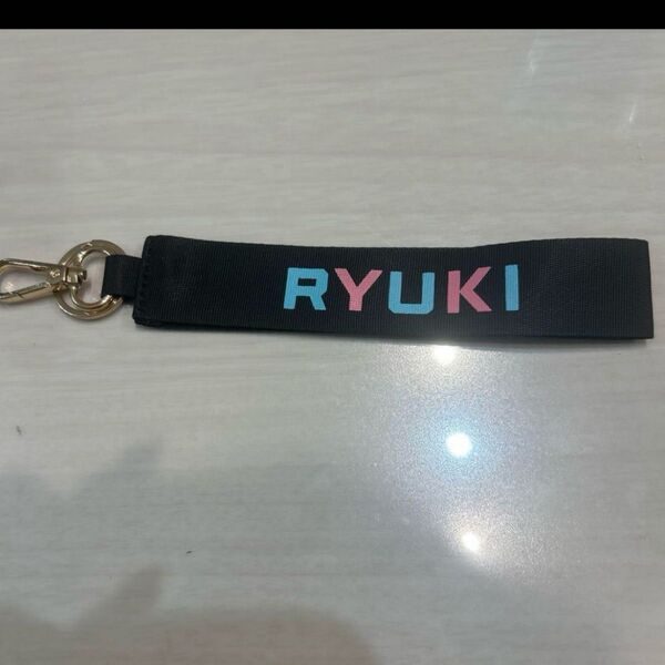 MAZZEL RYUKI KOSE キーチェーン