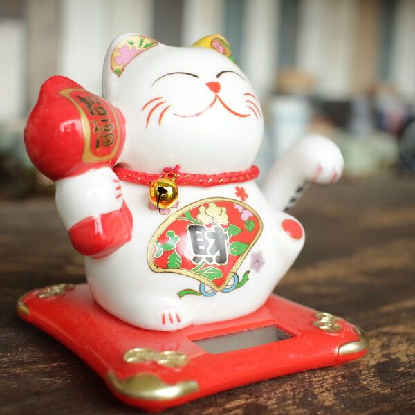 手招き猫 振り子 ホワイト 金運 開運 陶器 新品未使用 箱付 インテリア 置物