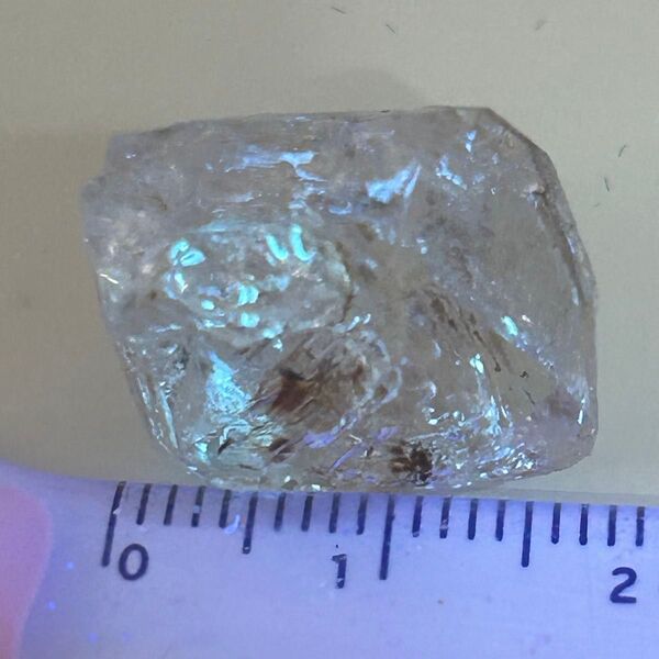 オイル入り水晶 パキスタン産 蛍光 水晶ポイント 鉱物標本 蛍光鉱物 ブルー オイルインクォーツ