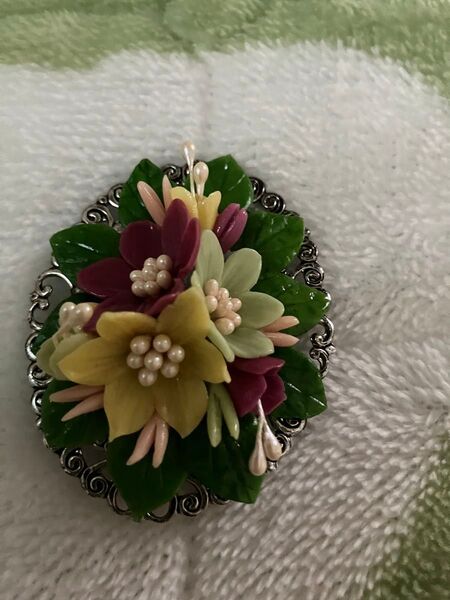 お花ブローチ 新品