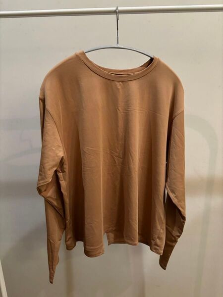 Tシャツ 長袖 ベージュ系