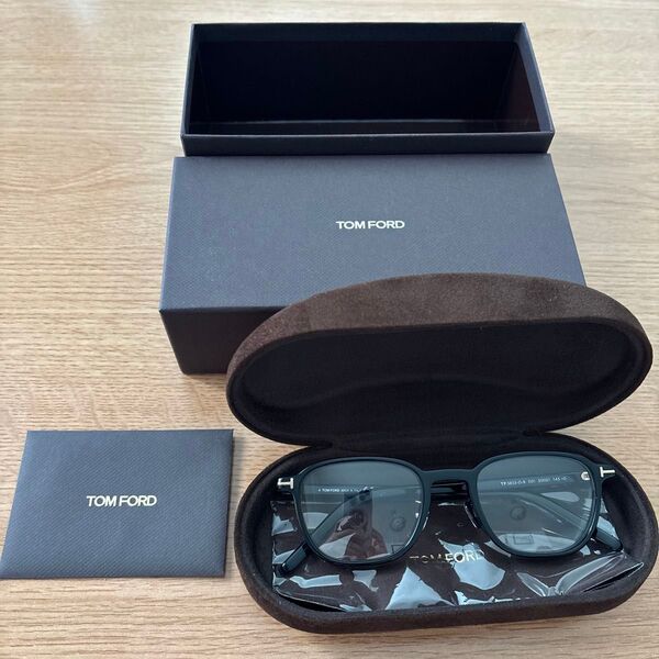 TOM FORD TF5855-D-B ブラック サングラス トムフォード メガネ めがね 純正レンズ有り