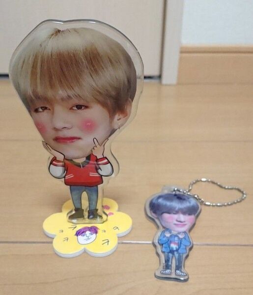 BTS テテ スタンディングドール キーホルダー