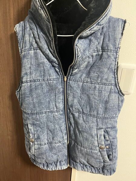 ダウンベスト ベージュ 中綿ベスト S ジャケット
