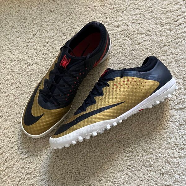 中古 27cm NIKE フットサル サッカー シューズ 人工芝 ナイキ