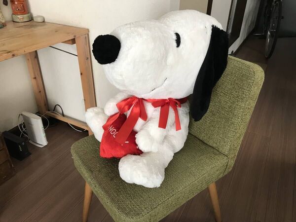 スヌーピー巨大ぬいぐるみ50cm前後です。