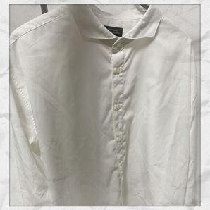 白 長袖シャツ