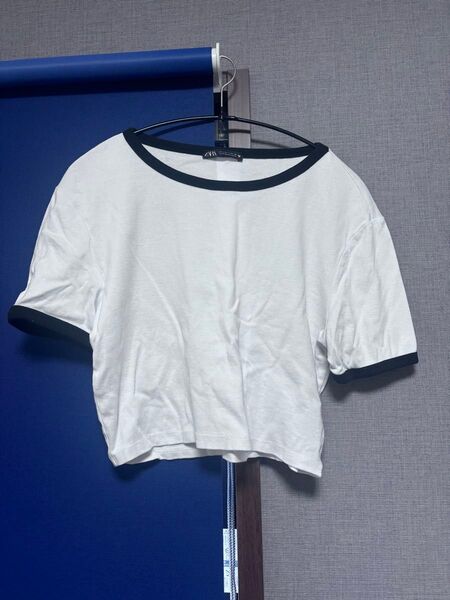 ZARA Tシャツ クロップド丈