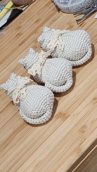 香箱座り☆白猫ちゃん ハンドメイド あみぐるみ