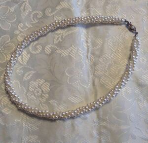 # fake pearl design necklace [ size ] approximately 40.[ weight ] approximately 17 g