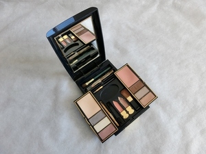 [ used ]Dior voyage Dior voya-ju make-up Palette collection color z travel collection compact make-up tool 