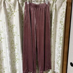 ベロアパンツ