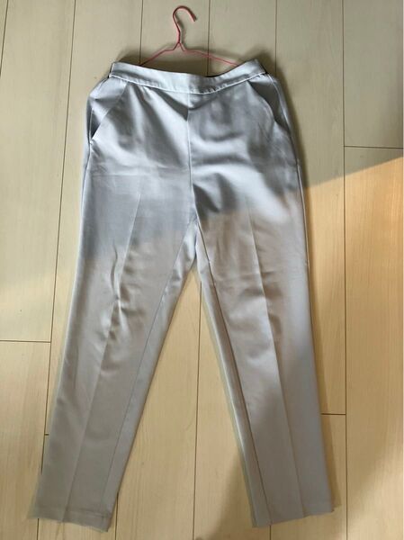 ライトブルー きれいめパンツ