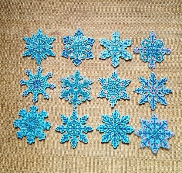 ダイヤモンドアート 12種類 完成品 オーナメント 雪 ゆき キーホルダー クリスマス 飾り クリスマスツリー ガーランド