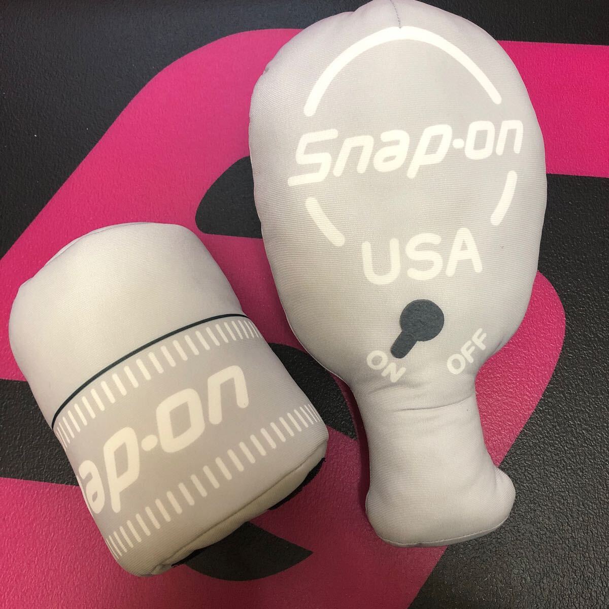 Yahoo!オークション -「スナップオン☆ クッション (」の落札