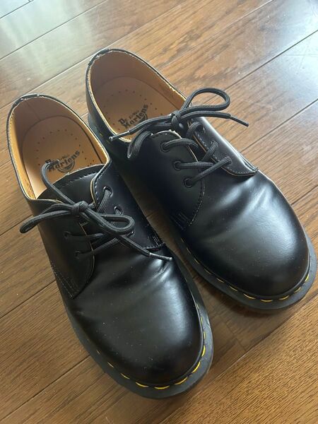 ほぼ新品未使用Dr. Martens 黒 レースアップ 厚底靴 UK6