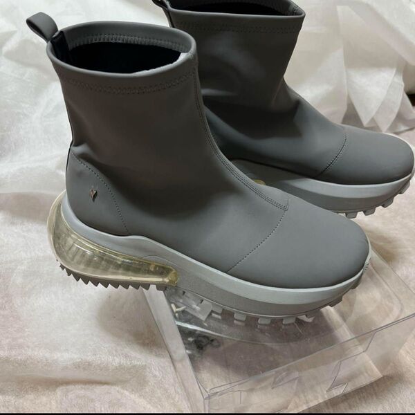 yellow シングル スニーカーショートブーツ グレー