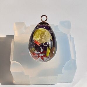 レジンアート作品 名月(メダカ)