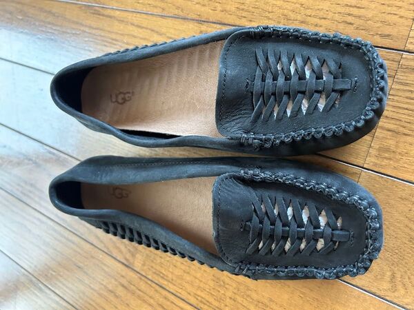 UGG 黒 レザー ローファー 編み込みデザイン