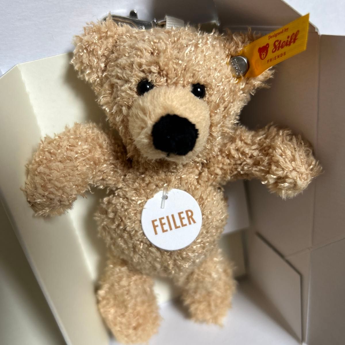 Steiff(シュタイフ)」×「FEILER(フェイラー)」オリジナルデザインのハンカチ＆ソフトキーリングのセットが登場！ |  Charalab（キャララボ）