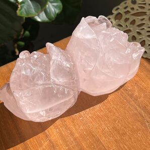 天然石 デンドリ入りローズクォーツ 薔薇 置物319g