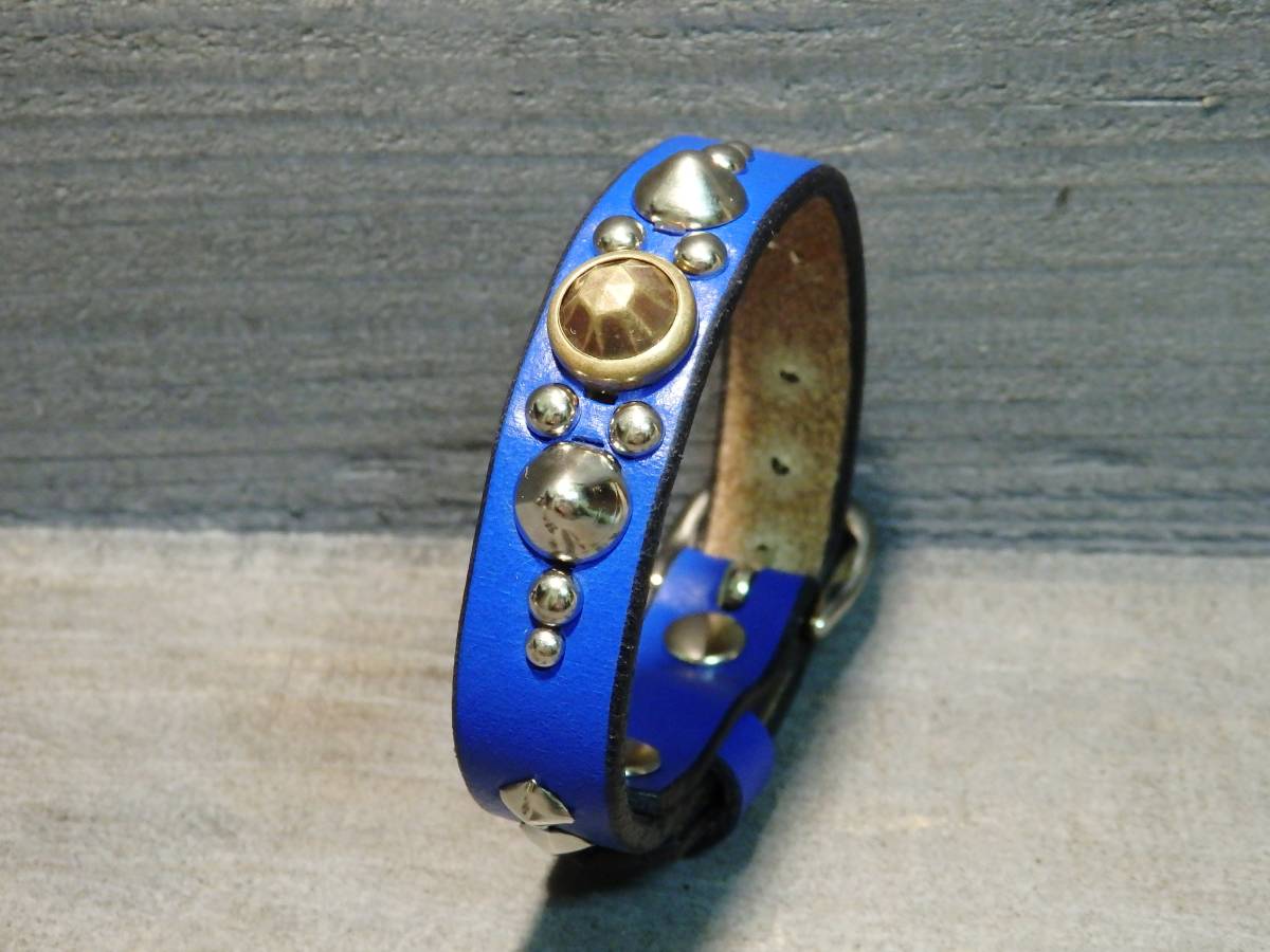 Bracelet clouté Royaume-Uni Cuir de selle Artisanat du cuir Accessoires en cuir Faits à la main Pièces personnalisées Bracelet en cuir Édition limitée Nouveau Inutilisé Achetez-le maintenant, bracelet, cuir, autres