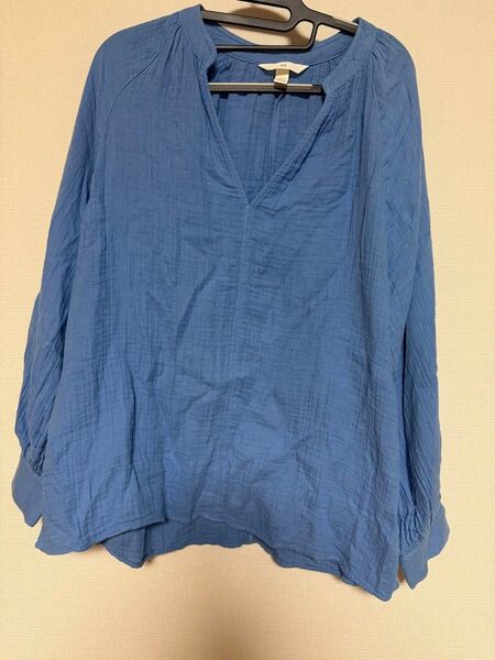H&M 青 Vネック 長袖シャツ Mサイズ