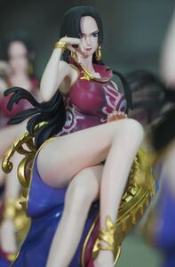 One-piece Boa Hancock фигурка стул